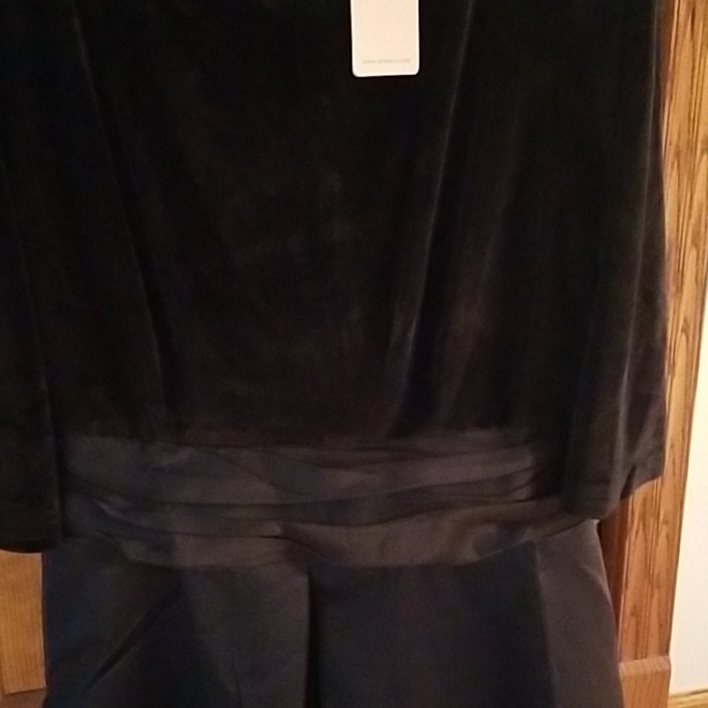 Dress - Picture 2 of 8
